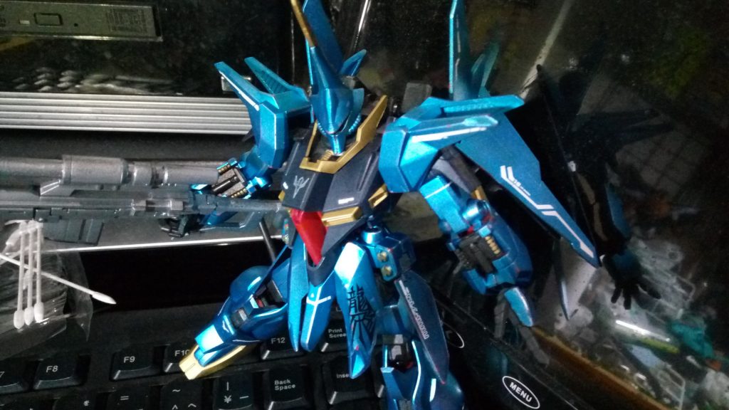 それっぽくデカール貼ってみました