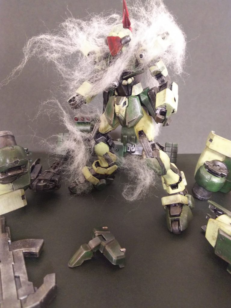 ダクトから強制冷却した内部機関の放熱。