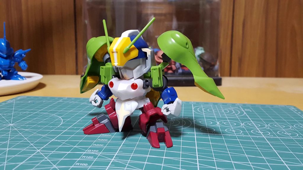 前述の通りLGBBのバーサル騎士を芯にしています。
とんとん相撲用にお手軽製作したので各部の形状もパーツそのままだったりします。その時のレギュレーションが「三国伝キットを使用」だったので三国伝キットを多様しています。