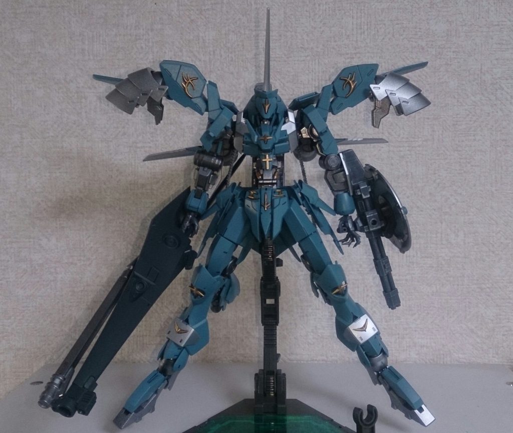 バルドール 対MA用決戦装備
背部に大型飛行ユニット、大型ランス等を装備したフル装備状態。本体完成後に密かに開発されていたオプション武装である。