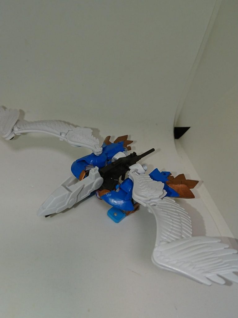 サポートユニットであるブルーフェニックスと合体すると