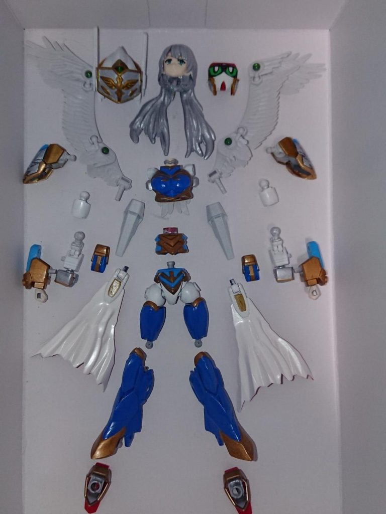 ガンダム時の一部パーツ位置を移動しブルーフェニックスと合わせたパーツ構成と位置