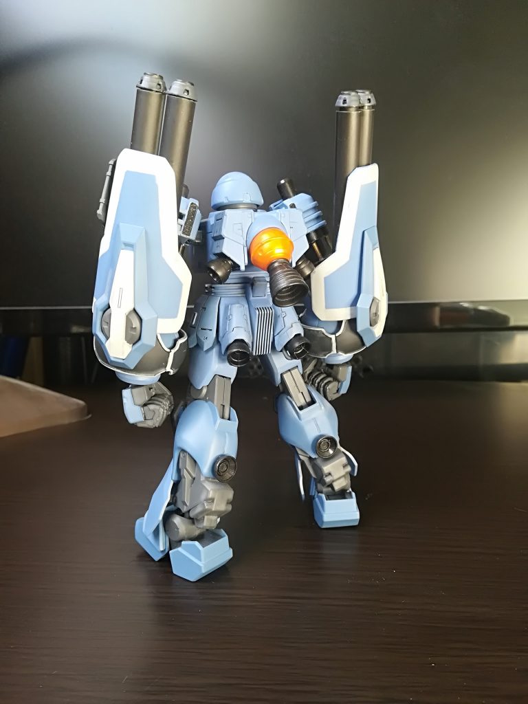 バックショットカスタマイズパーツで固めてます。偶然も重なりましたがいい感じにまとまりました。脚部はシュツルムガルスのものをほぼそのまま使用しています。