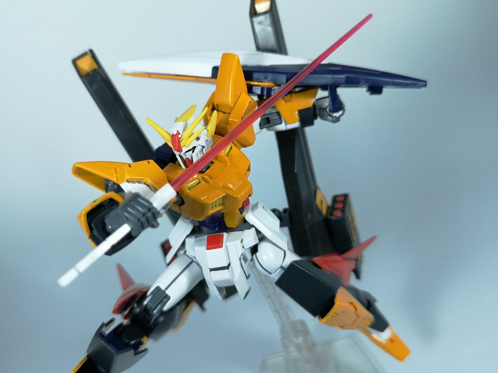 武装としてはシャイニングブレイクのものをそのまま残しておりますので、ビームライフル、ビームサーベル、シールドと基本的なものになっておりますね(本体の可動域などもほぼそのままです)