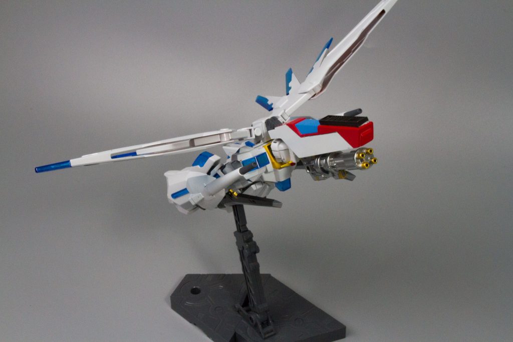 巡航形態
元のスクランブルの機首が私は気に入らなかったので、
マニュピレーター兼用でプラ板から自作しました(上記3参照)