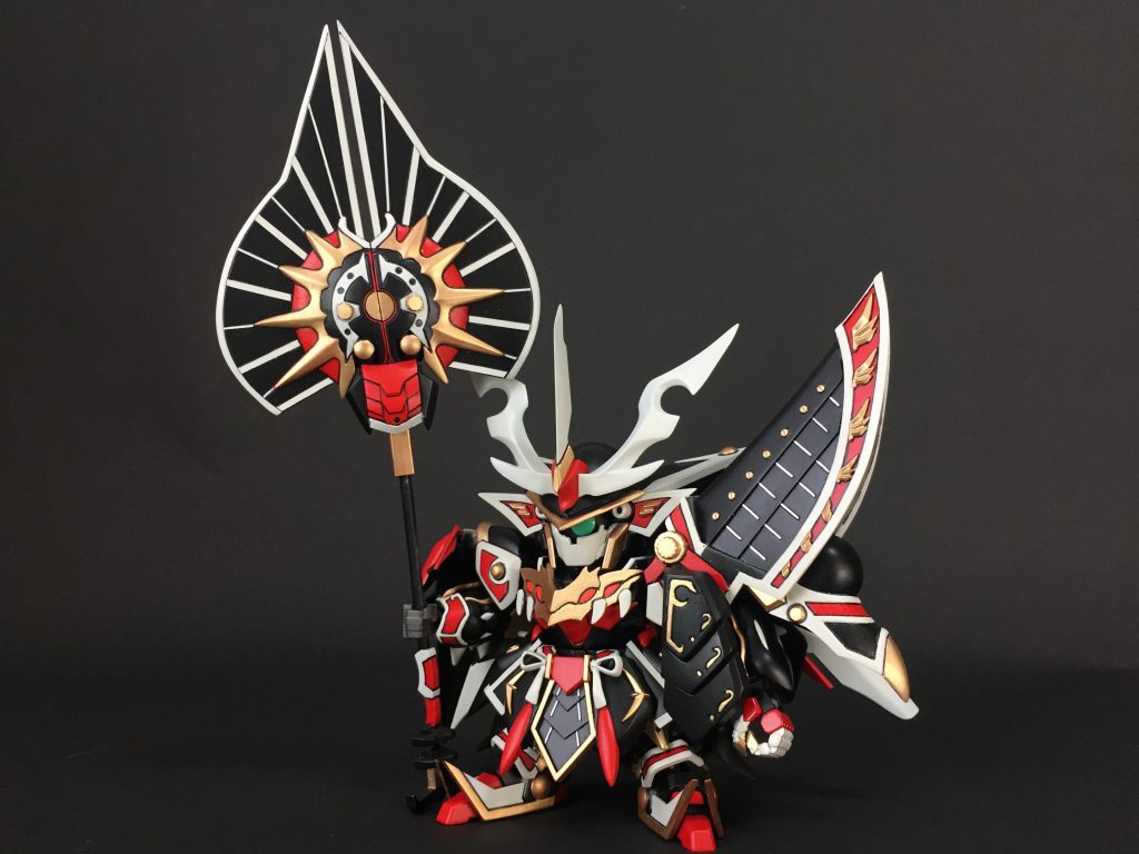 ファントムスタッフにハデスローブを装着、戦斧・ファントムハルバードという大型武器になります。