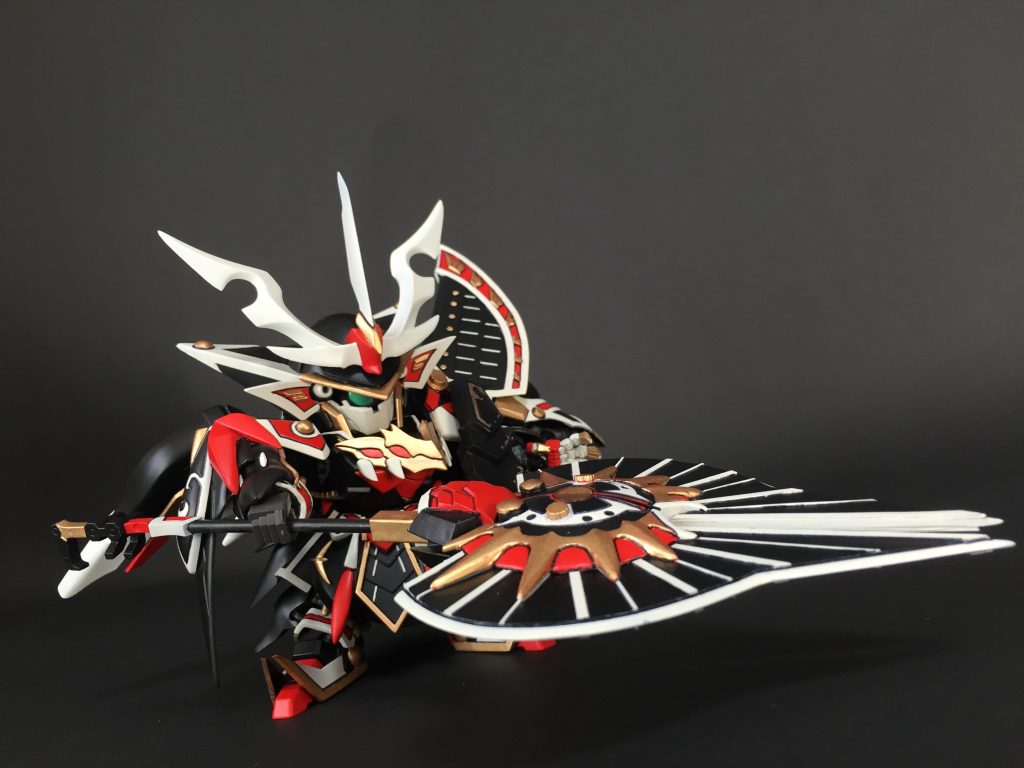 斬れ味と重量を併せ持つファントムハルバード、その一振りをまともに受けきれる物などいまい…ッ！