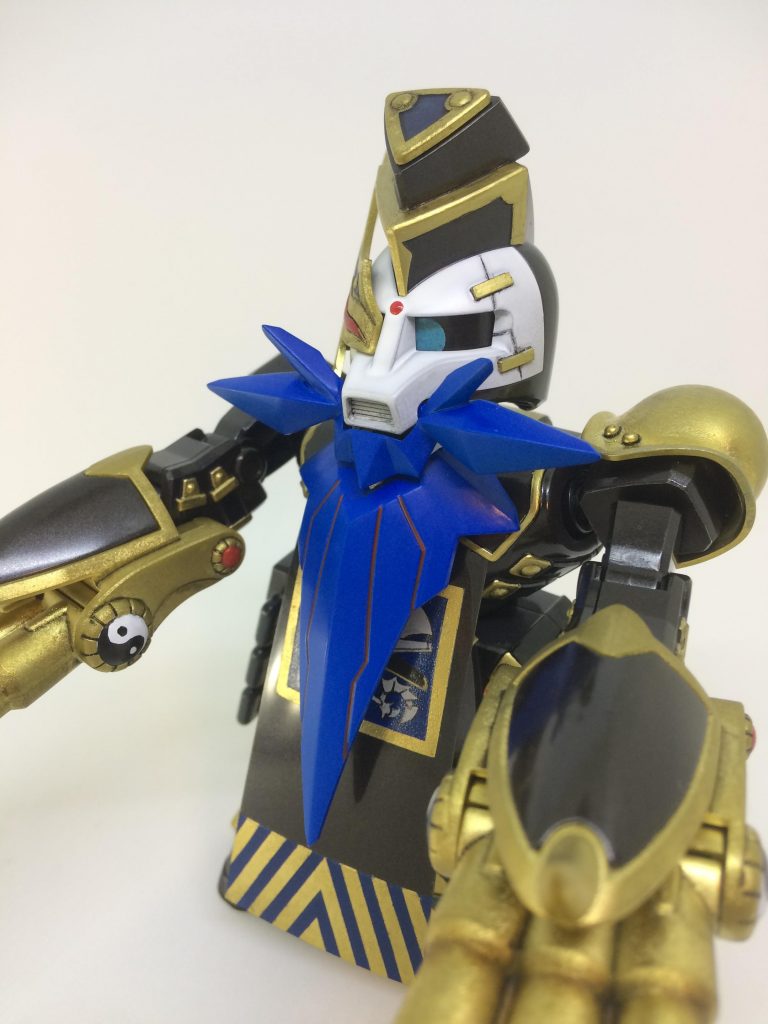 口髭をひねると、