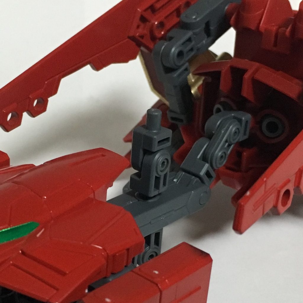 座席。SDスケールでなおかつ専用の接続口を設けられたガンプラを搭載することを前提に作られており、それらの条件を満たさないガンプラを搭乗させることはできない。