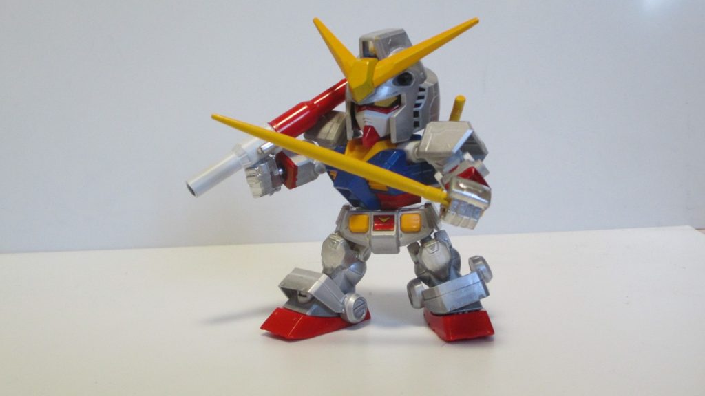 ハイパーバスーカ砲とビームサーベルを装備　バスーカはそれっぽくデッチアップです