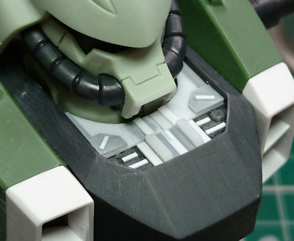 塗装する前の首元はこんな感じ!
プラディテールもりもり