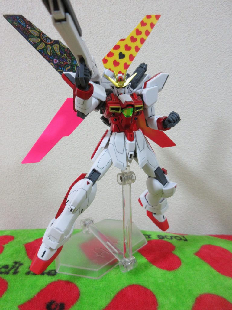 そしてはサテライトキャノンのリフレクターはHIDEが使用していたギターのペイントと同じ塗装を施しました。