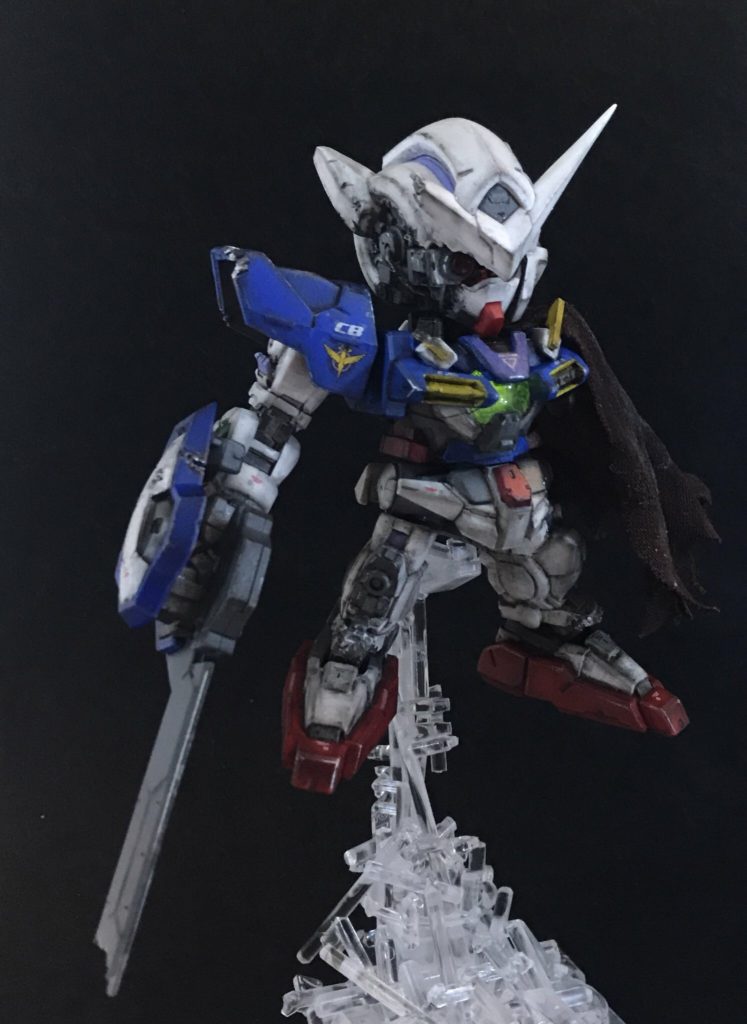 台座はクリアのランナーで製作。