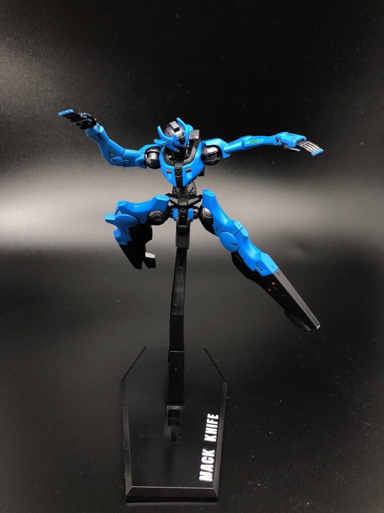 股関節と肩関節の可動域が素晴らしい。