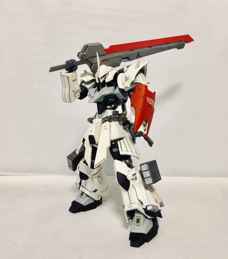 ジオン軍のイフリートをベースにWF社が独自改修を行った機体。装甲を減らし大推力のスラスターと姿勢制御バーニアを装備したこで、重力下での高機動戦闘が可能となった。関節部にはマグネットコーティングを施しており、近接戦闘における高いレスポンスを持つ。