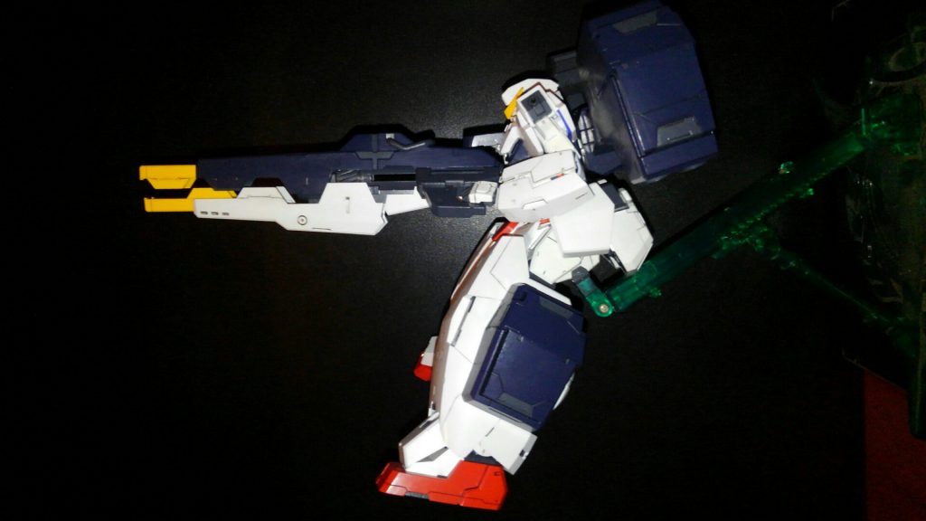 発売当初に購入、作製したので中々にポリキャップがくたびれてました( ;∀;)
中身が有るのが1/100キットの良さですね!
・・・MG化はよ!!