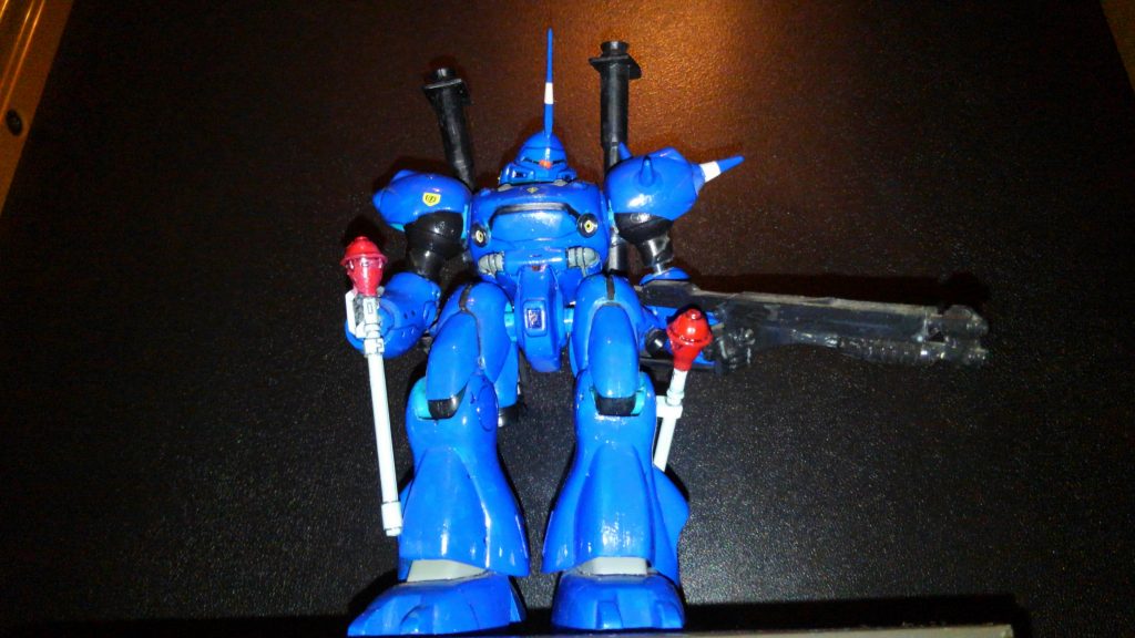 素組に筆塗り全塗装。
右手のみボールジョイント径の一致により謎の平手に変更、シュツルムファウストを無理矢理持たせてますヽ(・∀・)ノ