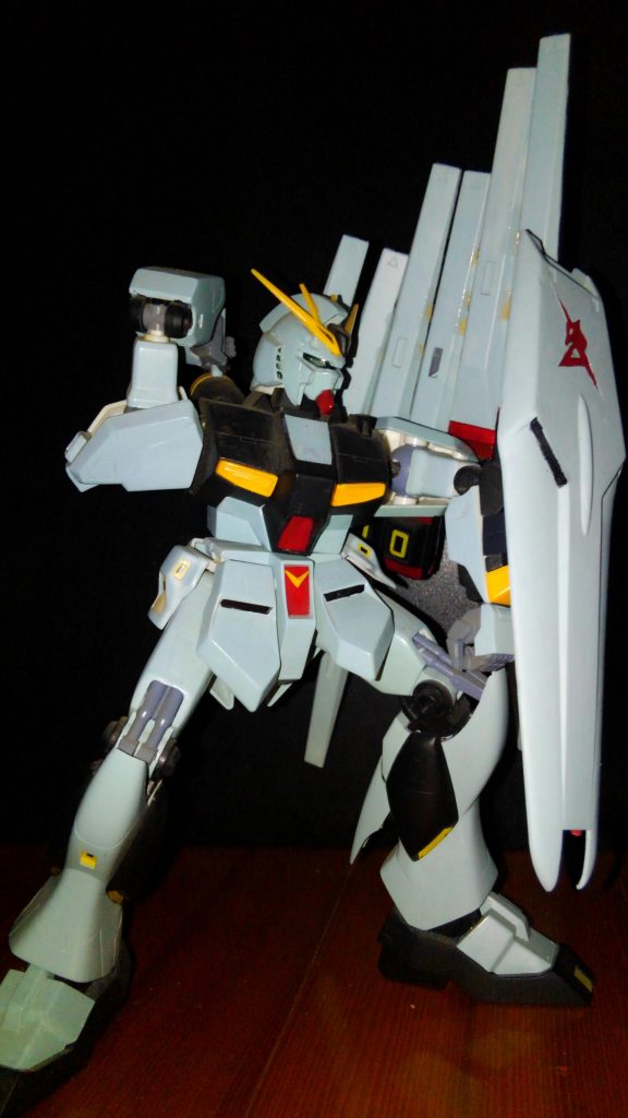 あと内部構造にダイキャスト使っている所為か足間接のポリキャップがゆるゆるでした(笑)
経年劣化ですかね?