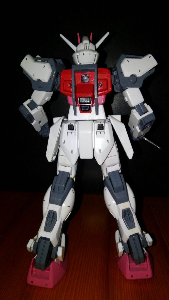 制作当時はパーフェクトパックなんて存在は無く皆三機買ってゴチャ盛りした筈( ・`д・´)
そして余る二機のストライク(笑)