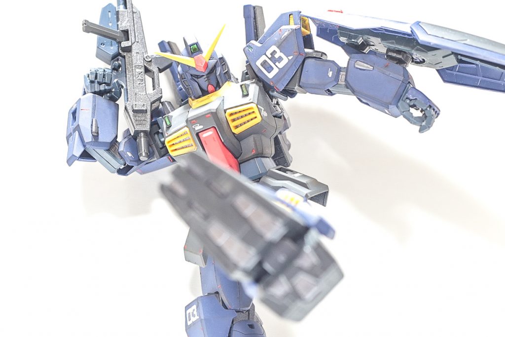 このキットは大胆なポーズを付けて自立することが出来るのが素晴らしいですね❗