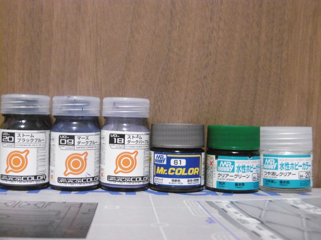 使用カラーはかなり少ないです。
侶徒はカメラアイの発光表現が無く、焼鉄色+つや消しで地味に。クリアーグリーンは投光機まわりのセンサー塗装。今回もABSへの塗装なし(前作の慈絵丸も同様)。