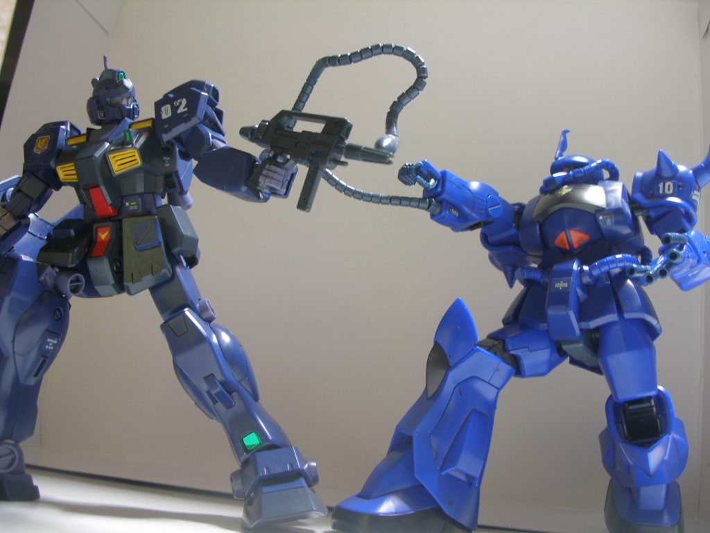 説明書禁止で最初期に作ったのがこのMG2体(禁止初MGは左のジム・クゥエル)ではあるものの、