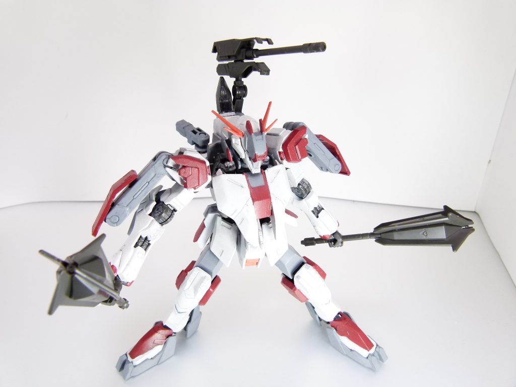 ジョイントパーツ：対象ガンプラの枠にとらわれない自由なカスタムを楽しむため、２期オプションセットの一部には３ミリ軸のジョイントパーツが新たに付属。基部は３ミリ軸。上部の回転軸に３ミリ軸か近接兵装懸架ジョイントを選択して取り付け。バルバトスルプス以外でも200mm砲を使えるようになったりバスターソードを懸架したり。ただし１個しか付属しないのが少し残念。