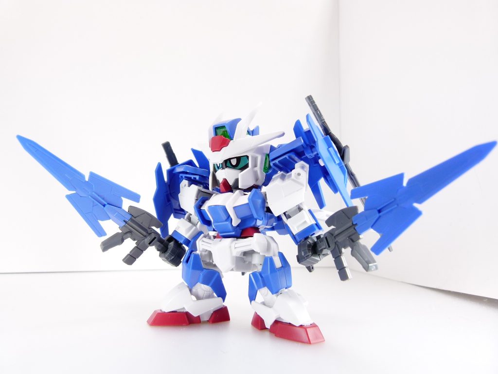 今回はいつもと趣向を変えた「GBNW」です。先に、SDCSダブルオーダイバーエースの簡単なレビューはこちらをどうぞ。また、オリジナルのダイバーエースユニットについては第8改参照。・・・今回のダイバーエースは、次回更新のガンダムGPー羅刹と合わせるための購入でした。しかしいざ組んでみると、とあるパーツに互換性があった・・・ということで今回の定例外更新です。本当はドードーを進化させたかったのですが羅刹に夢中で時間が無く。今年中にはどうにかなるかな。SDCSを触られた方はご存じの通り、SDCSのフレームには背中にAGP2穴が存在します。ガンダムや今回のダブルオーダイバーエースはこのAGP穴をフルに使える構成になっており、一部HGガンプラのバックパックを移植してカスタマイズを楽しめます。「その逆もしかり」なのです。