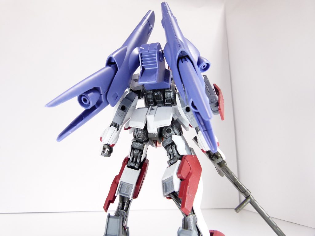 対応するのはもちろんガンダム・フレーム2穴。基部がボールジョイントで可動、後端のスラスターが上下動。それ以外のギミックはないため少し地味な武装です。