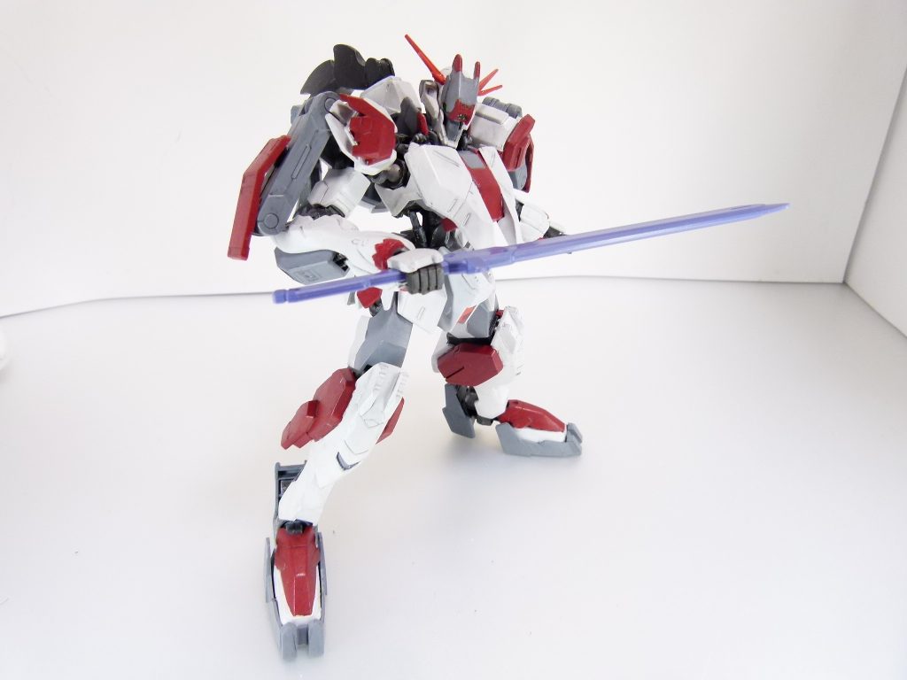 バトルブレードの単体装備バージョンで締め。塗ると映えるかな。【次回予告予定・定例】今年ラスト、年末更新です。ようやっと手に入ったゲーマス(ガンダイバー)。今年の様々なことに対する謝辞はその改で。尚今回は下書き→現在時間更新投稿を行っています。追加された機能のフル活用です。管理人様の仕事早い。