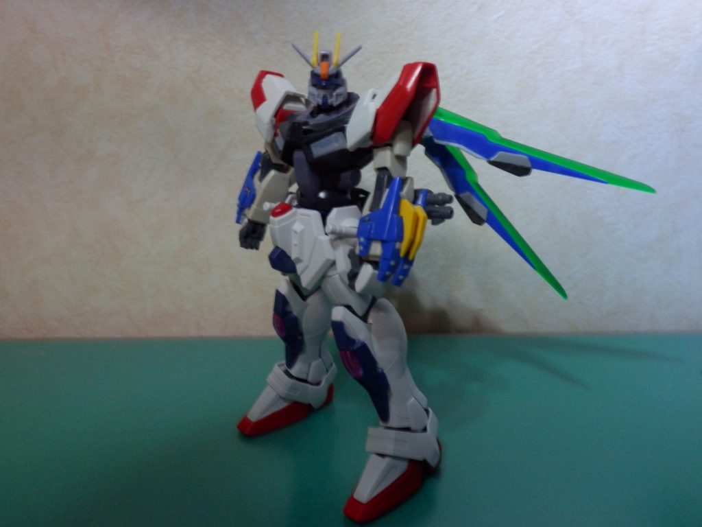 ガバカーリーの胴体をベースにカミキバーニングの腰とゴッドの足をベースにジャンクや何やらを取り付け。