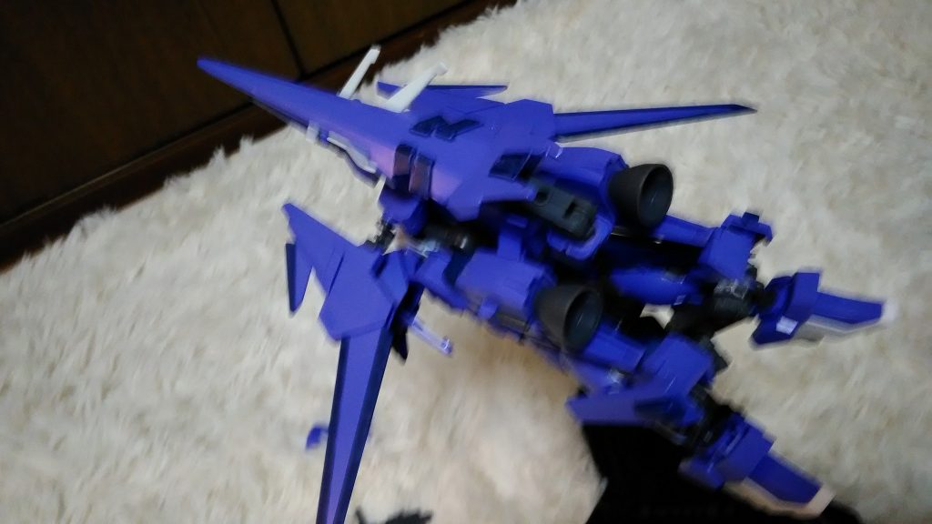 先輩方がよくやってる?ウェイブライダー形態。何か足りないので要改修ですね。