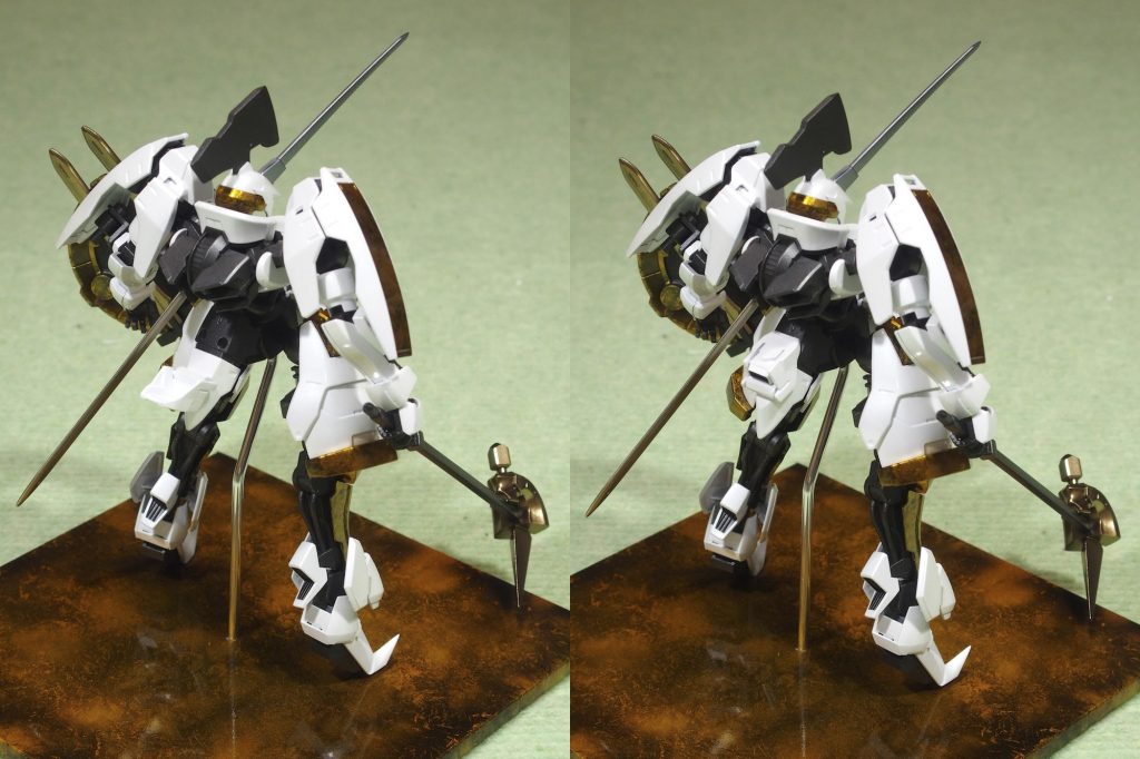 後半身はリアアーマーから先をまるごとパージ可能。
普通のシングルドライヴの機体として運用可能。
パージした際にはマウント部をカバーで隠す事も出来、
その形態では補助スラスターが一基露出する。
　
　
　
　
　
*◆塗装*