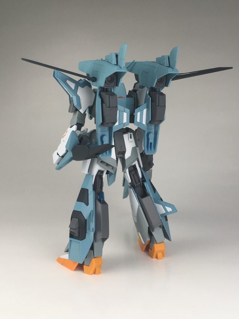 塗装レシピ
青-エアスペリオルブルー
黄色-イエロー
白-ガイアEXホワイト
オレンジ-黄橙色
本体グレー(薄)-ニュートラルグレー
本体グレー(濃)-メカサフ
ウイング等紺色-ネイビーブルー
出来るだけ航空機っぽい色を使うというのが、自分の中での決め事でした。