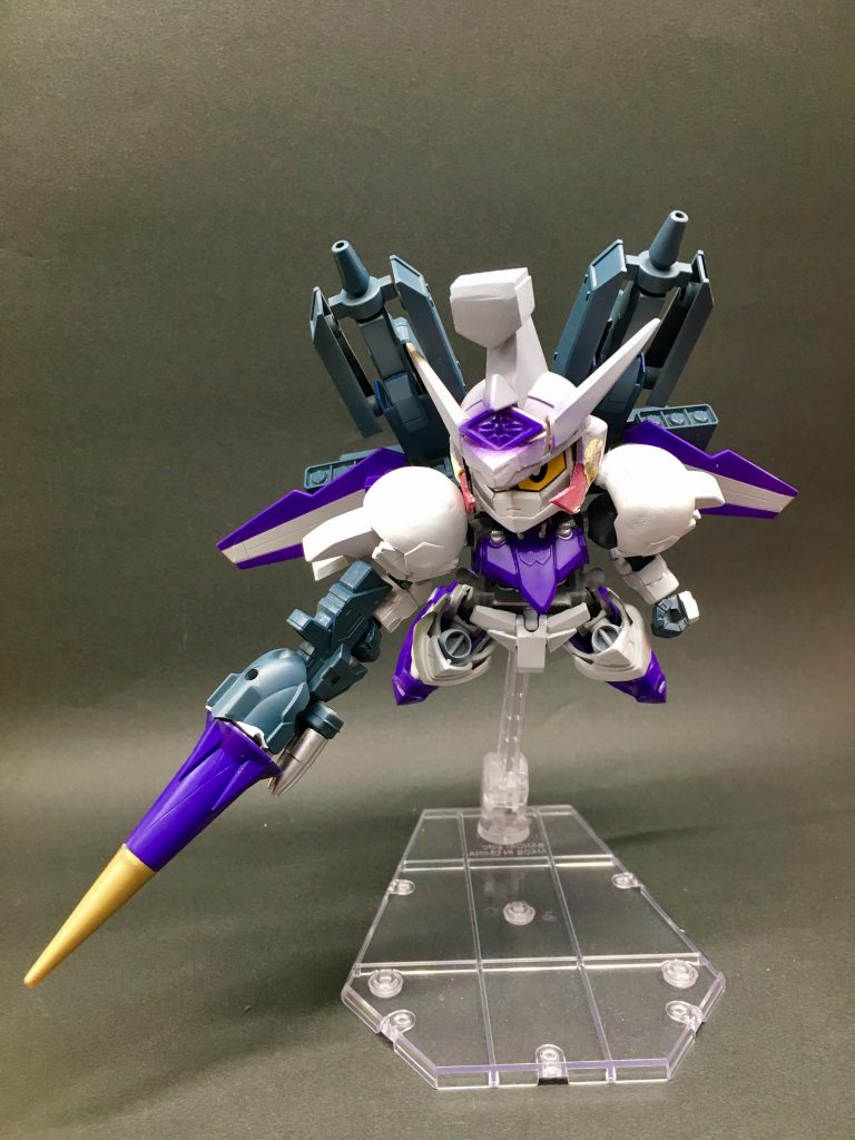 モチーフ元のHGや関連する機体はなるべく使わないようにする方が
ミキシングは滾って楽しいのですが、キマリスは既にマダラ氏の銀騎士を
見てボコボコニされた状態から製作開始の為、バルバトスDX発売を待ってから製作しました。笑
槍には魔力が宿るようにと元祖のオーキスから拝借。笑