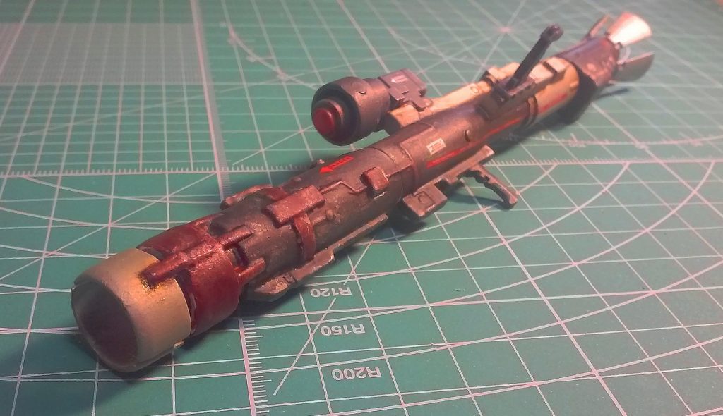 最後は南極条約無視の戦術核搭載用バズーカです。これはHGのGP02Aのバズーカを流用してちょこっと改造しました。HGのGP02Aはまた製作しようと思っています。