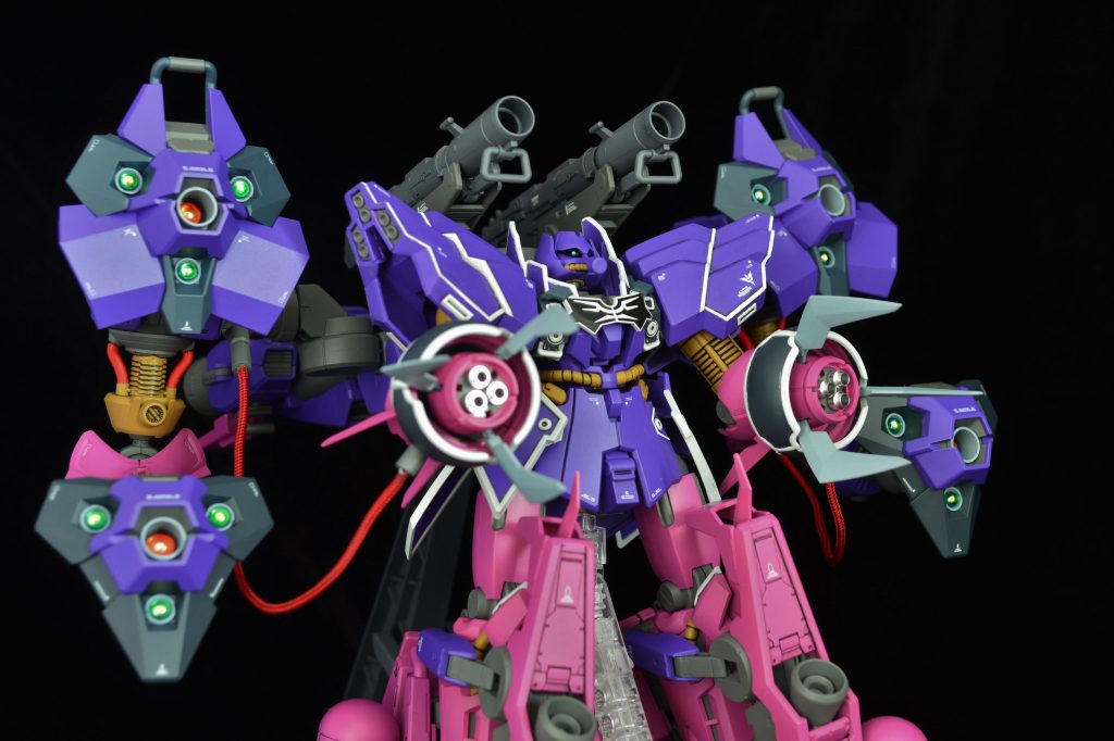 背部のインコムシールドは前面に展開可能