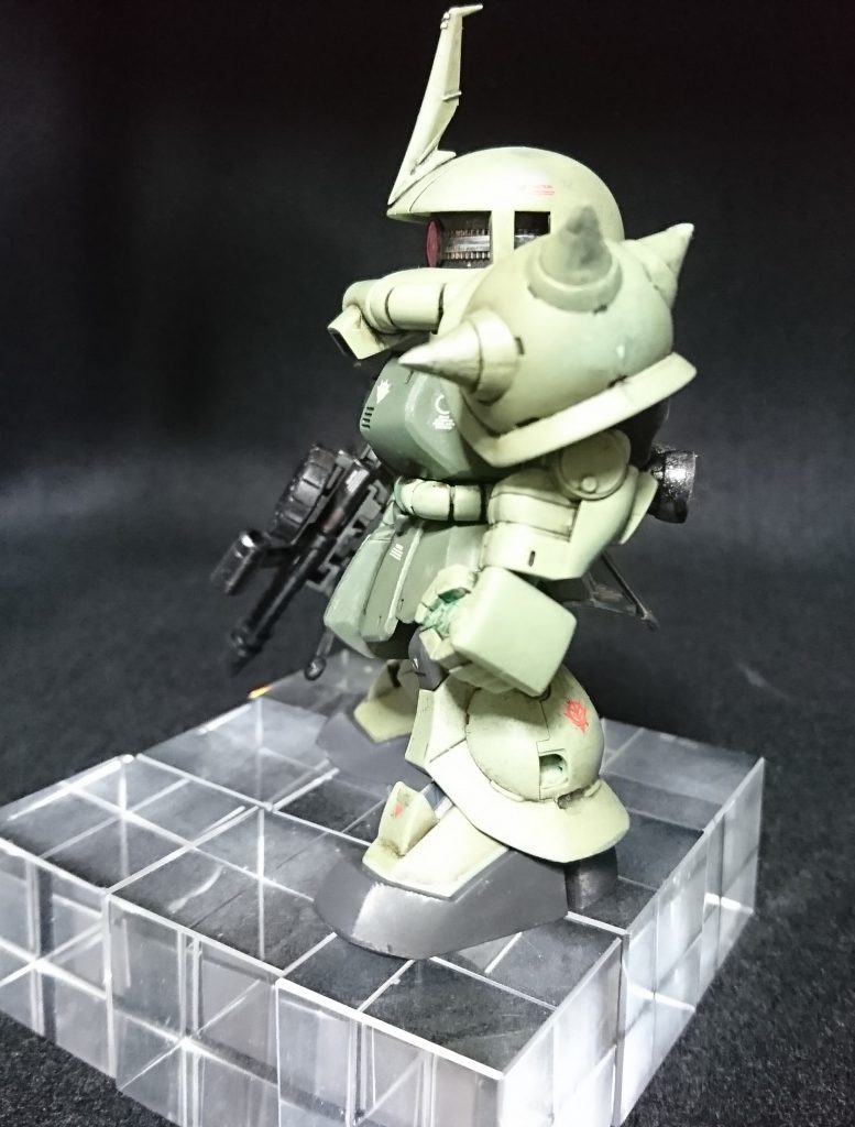 デカールは手持ちでそれっぽいものを少し貼りました。

ガンダムデカール　ジオン軍MS用１
ガンダムデカール　ブルーディスティニー汎用１
ハイキューパーツ　ラインデカール01オレンジ
サテライト　コーションデカール１ホワイト