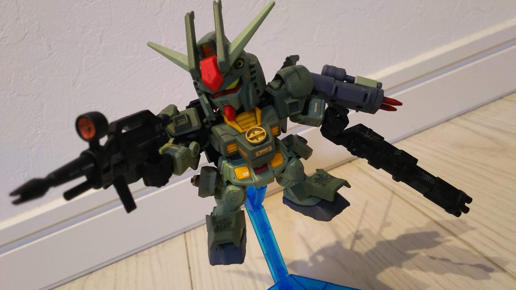 メイン武装はビームライフルとガトリング