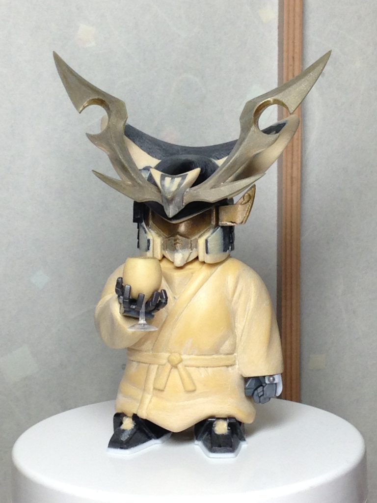 キットのままだと頭部は潰れ気味なので延長