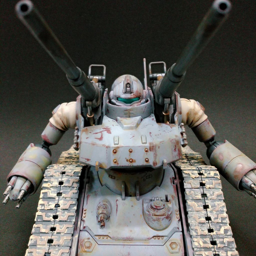 正面から。
今回はケープ剥がしに挑戦してみました。アクリル塗料をちょっと厚吹きしすぎましたね…筆で撫でてもブラシでゴシゴシしてもなかなか剥がれない箇所が何個かありました。