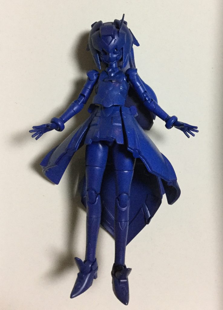 ブルー系数色を缶スプレー重ね吹きして下地塗装完了
このあとエアブラシでホワイト入れます