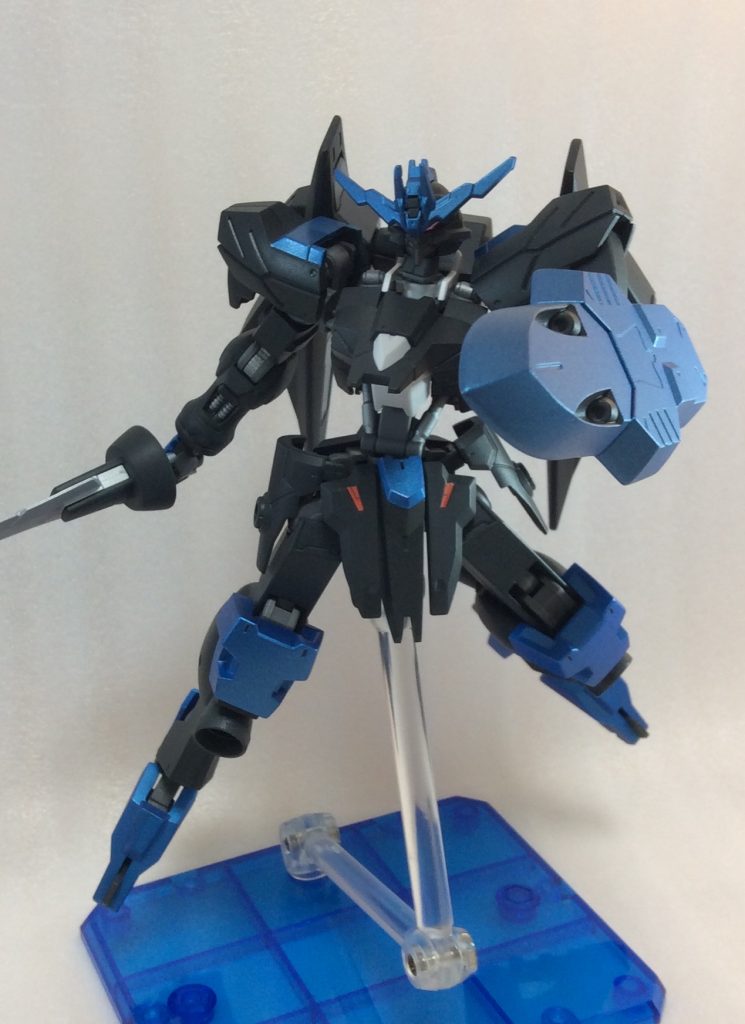 シールドには機関砲が取り付けられている(という設定)
これは少々強引な感じがしますね…