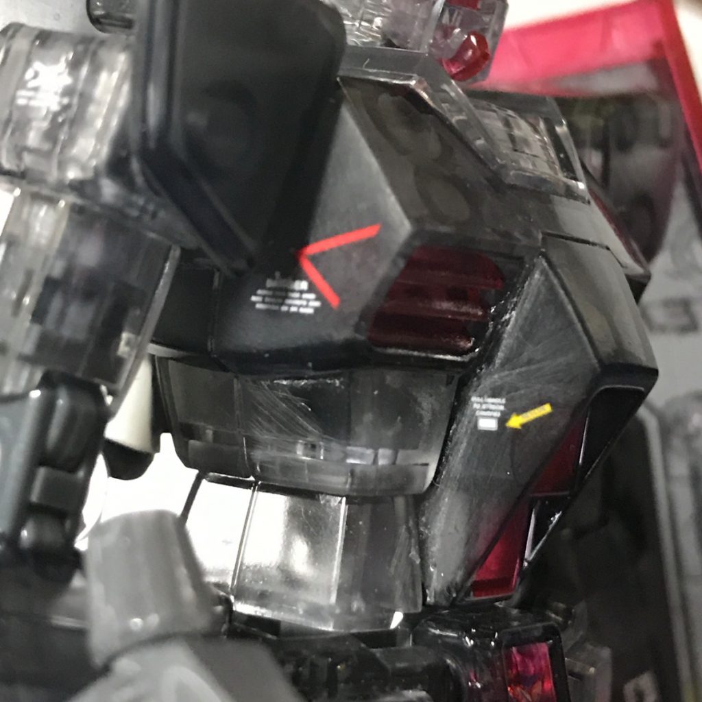 デカール段差消しの途中。デカール貼った後、クリアを４層塗装し、1200番の耐水ペーパーで磨いたところ。