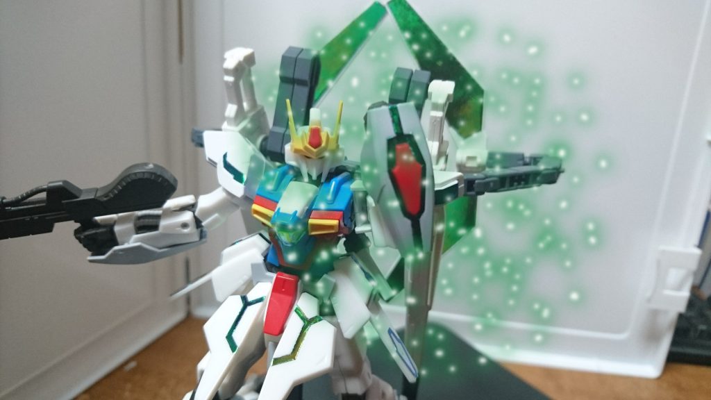 武装⑤ビームシールド
ハイペリオンガンダムの両腕にあった「アルミューレ・リュミエール」と同一の機構を組み込んであります。しかも限界時間は実質0!