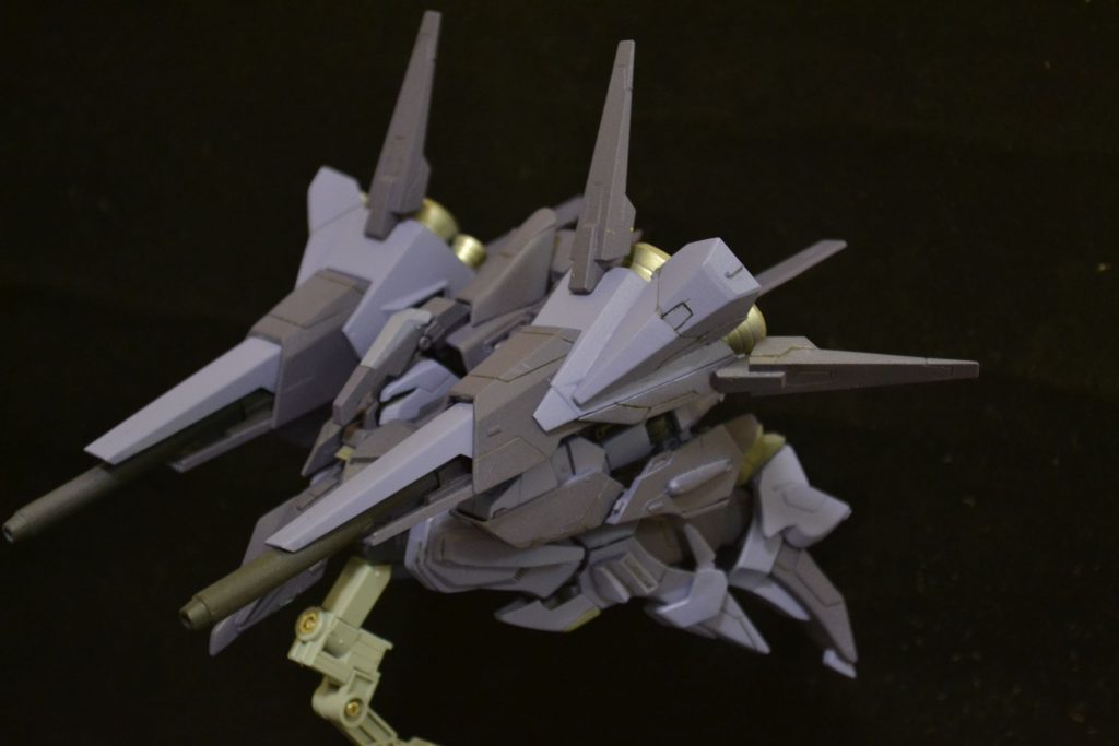 MA形態。残念ながら差し替え変形です。頭の上のちょんまげはカメラ、アンテナが集約されたセンサーユニットという設定です。