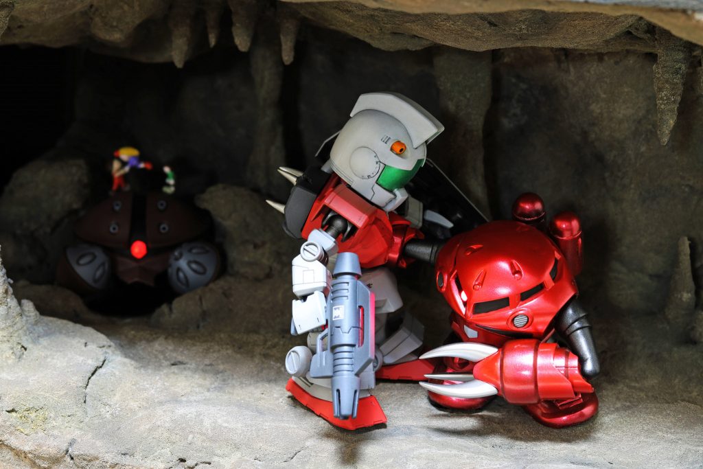 ジャブローの巨大洞窟基地内で繰り広げられたファーストガンダムの2つのシーン、シャア専用ズゴックに一撃でやられるジム(第29話 ジャブローに散る!)と、アッガイの上を恐る恐る歩くカツ・レツ・キッカ(第30話 小さな防衛線)をジオラマに詰め込んでみました。
ガンスタ初投稿、SDコン投稿期間最終日になんとか滑り込み!