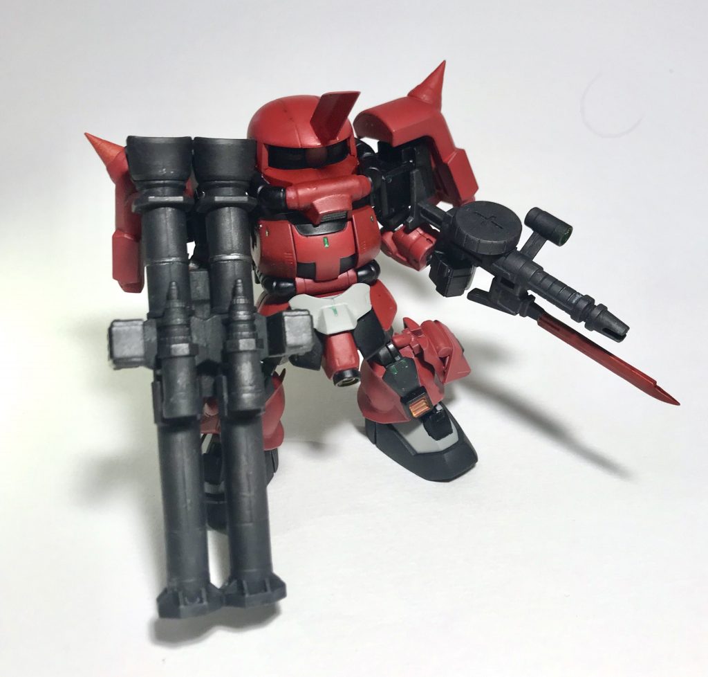 武器は、2連装バズーカとヒート剣付きザクマシンガン。それと、頭部のヒートブレードです。
一応、バズーカとマシンガンは公式にあるのをアレンジして作成。
ヒートブレードは、好きなロボのを真似しました(笑)