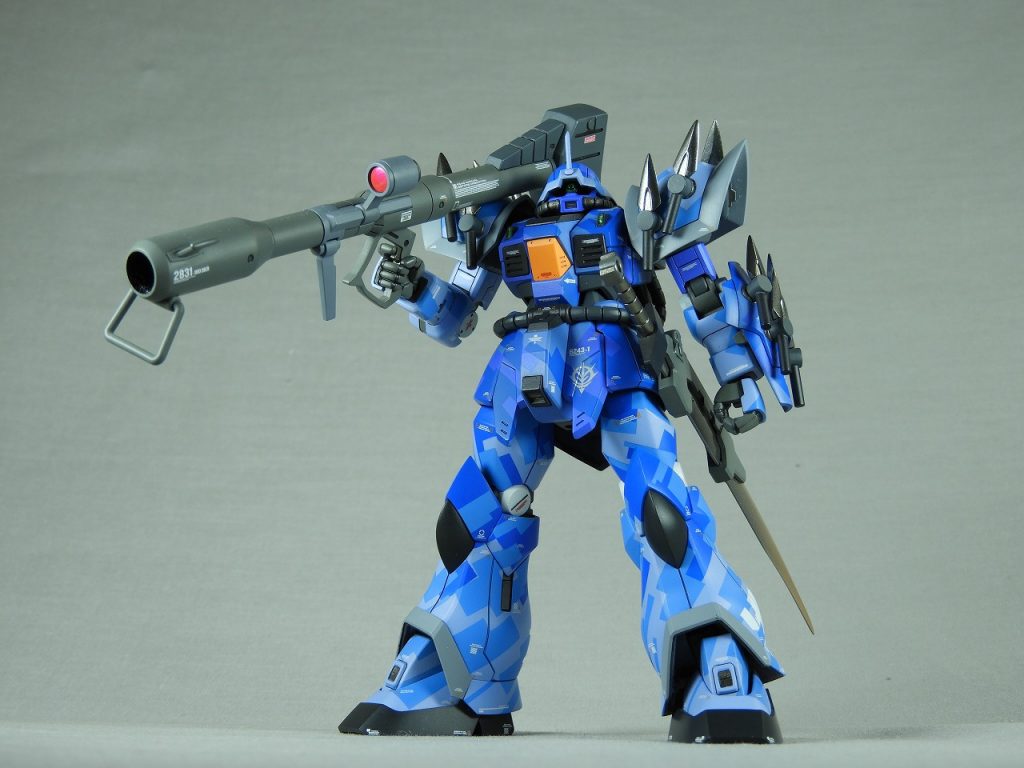 モノアイと胸部センサーはラピーテープを貼った上からUVレジンを付けてます