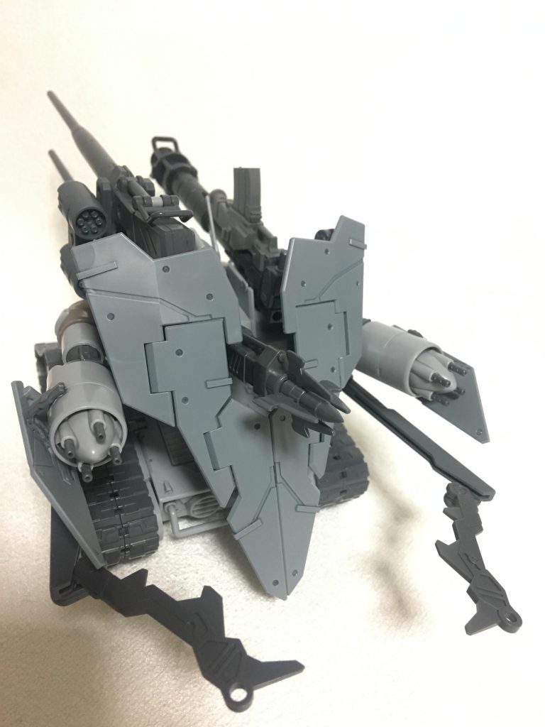 ドリルアーム！

もう一つの隠し武器、男のロマン、ドリルです！

シールドで守りながら前進→4連装機関砲で牽制→アームで捕縛→ドリルでコックピット串刺し！

どいつだ？ガンタンクに接近戦はできねぇって言ったのは？(¬_¬)笑

ドリルは夏のキャンペーンパーツから。